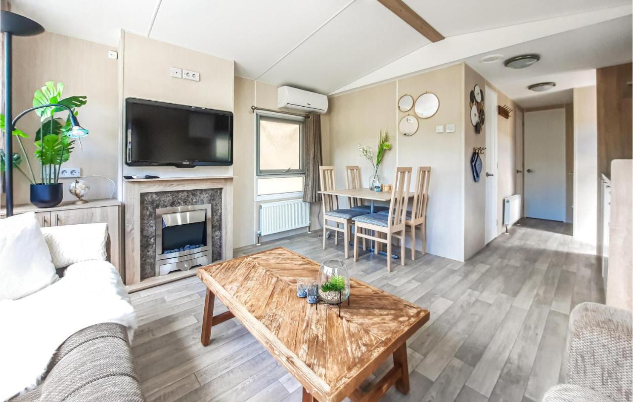 3 Bedroom Beautiful Home In Heinkenszand Extérieur photo