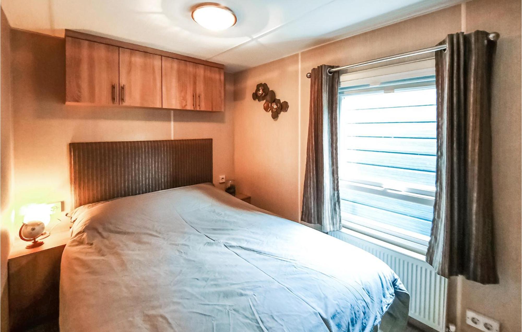 3 Bedroom Beautiful Home In Heinkenszand Extérieur photo