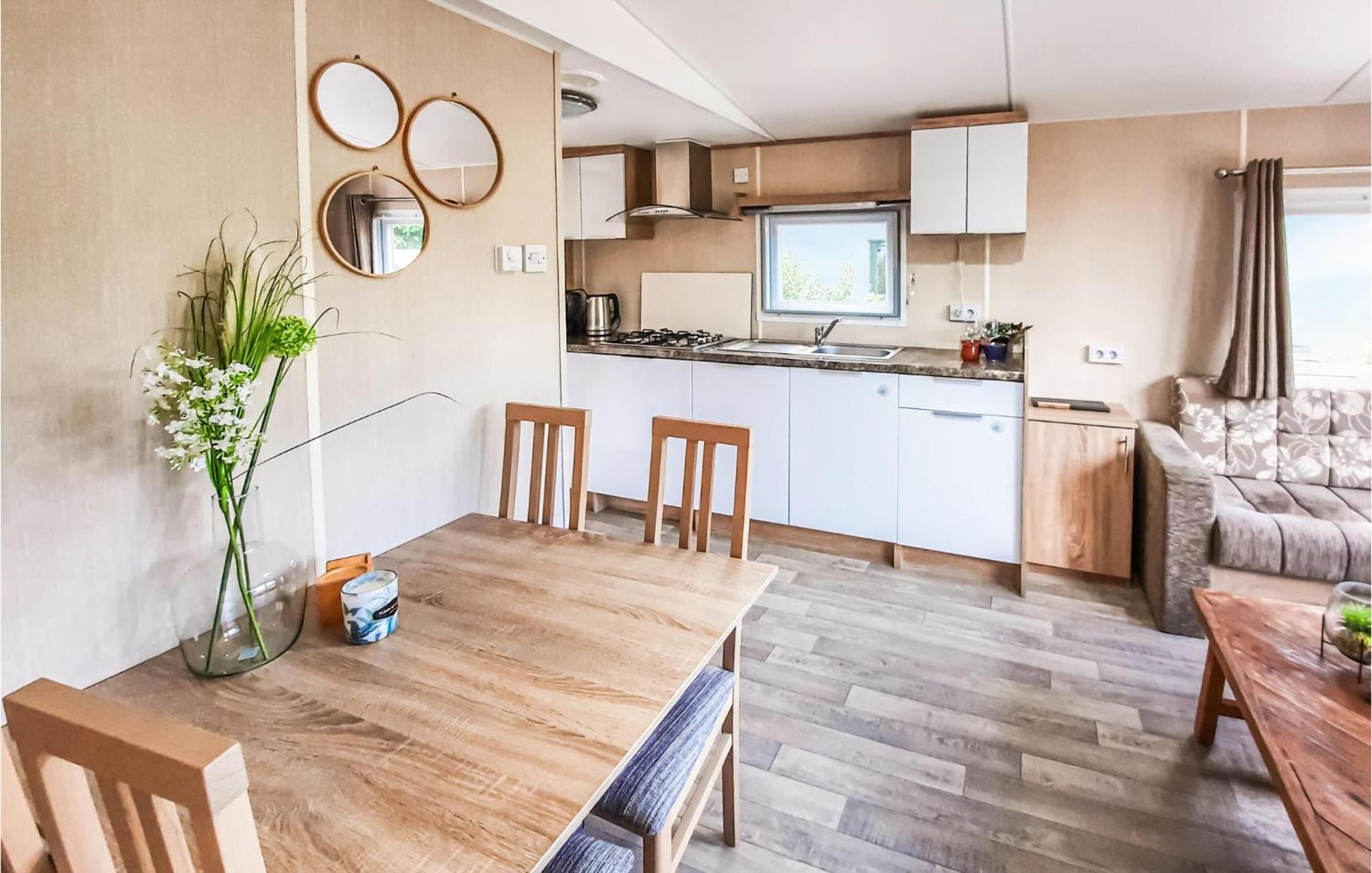 3 Bedroom Beautiful Home In Heinkenszand Extérieur photo