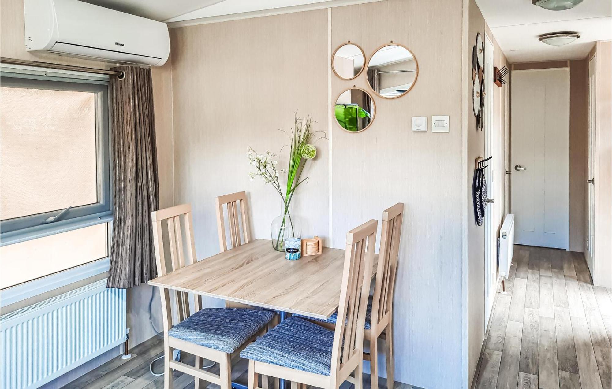 3 Bedroom Beautiful Home In Heinkenszand Extérieur photo